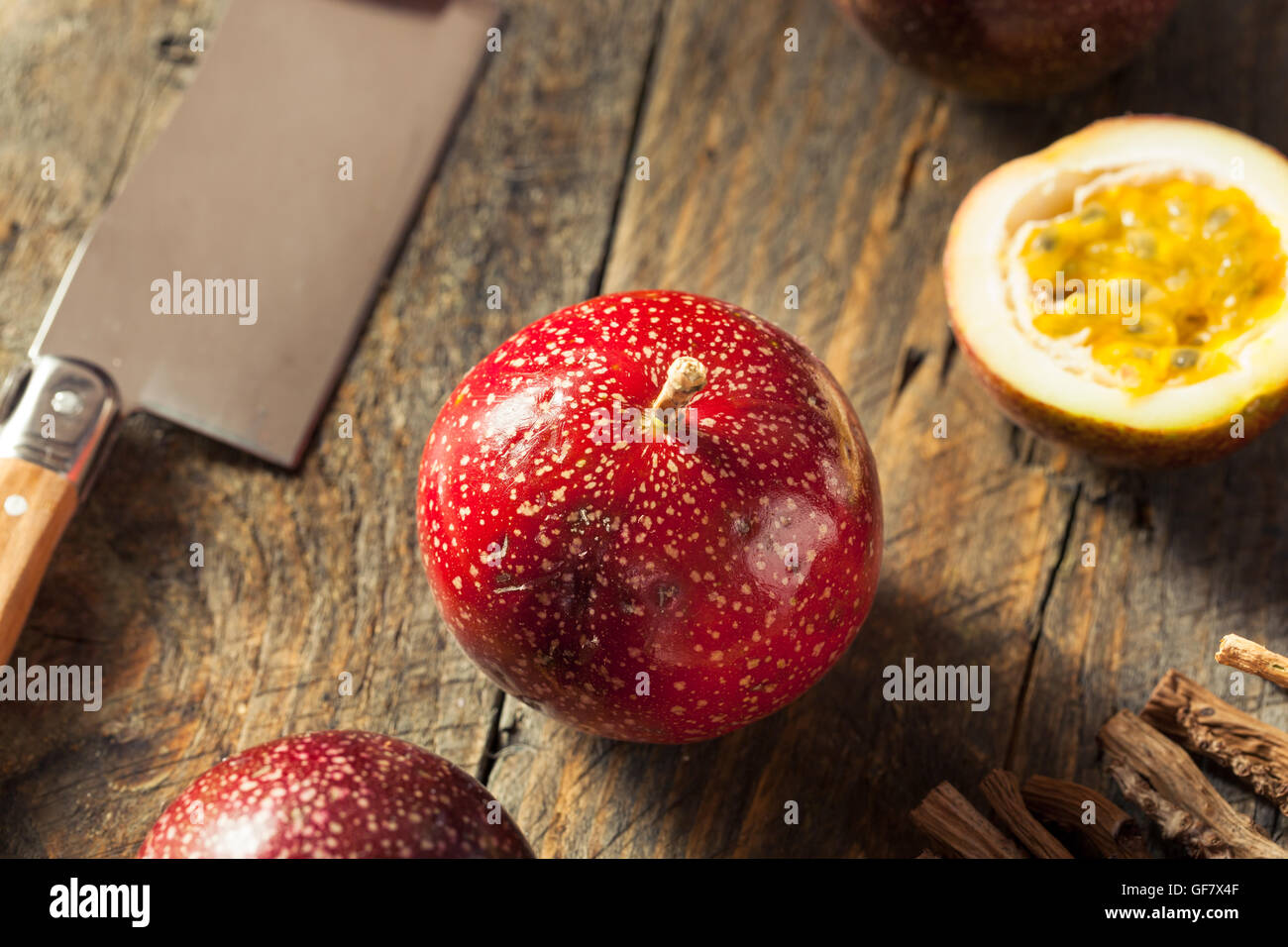 Fresh Raw Organic Passion Fruit Ready to Eat Stock Photo Alamy
