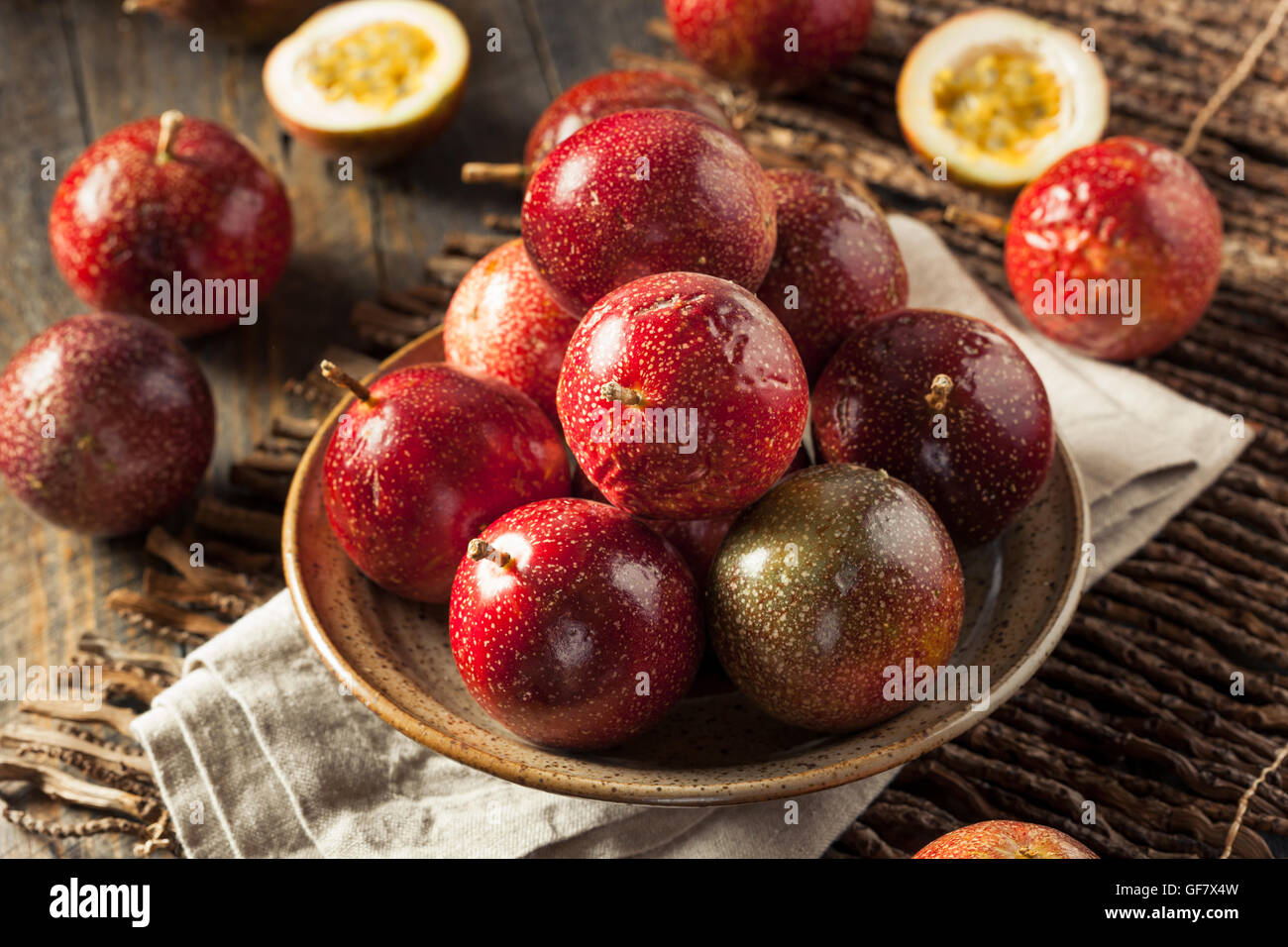 Fresh Raw Organic Passion Fruit Ready to Eat Stock Photo Alamy