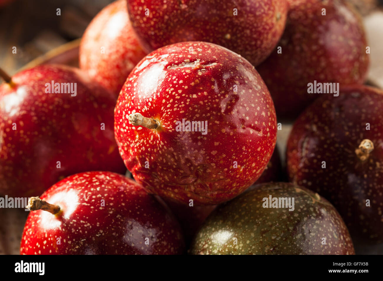 Fresh Raw Organic Passion Fruit Ready to Eat Stock Photo Alamy