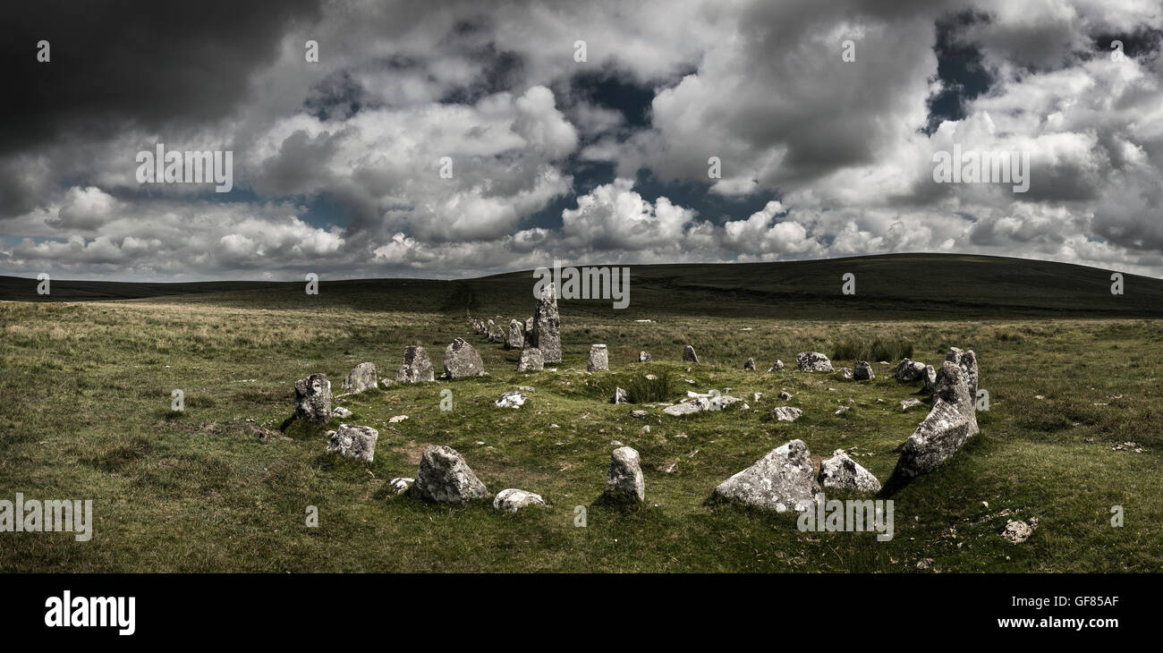 Down Tor Late Neolithic/Early Bronze Age Cairn Circle and Stone Row on