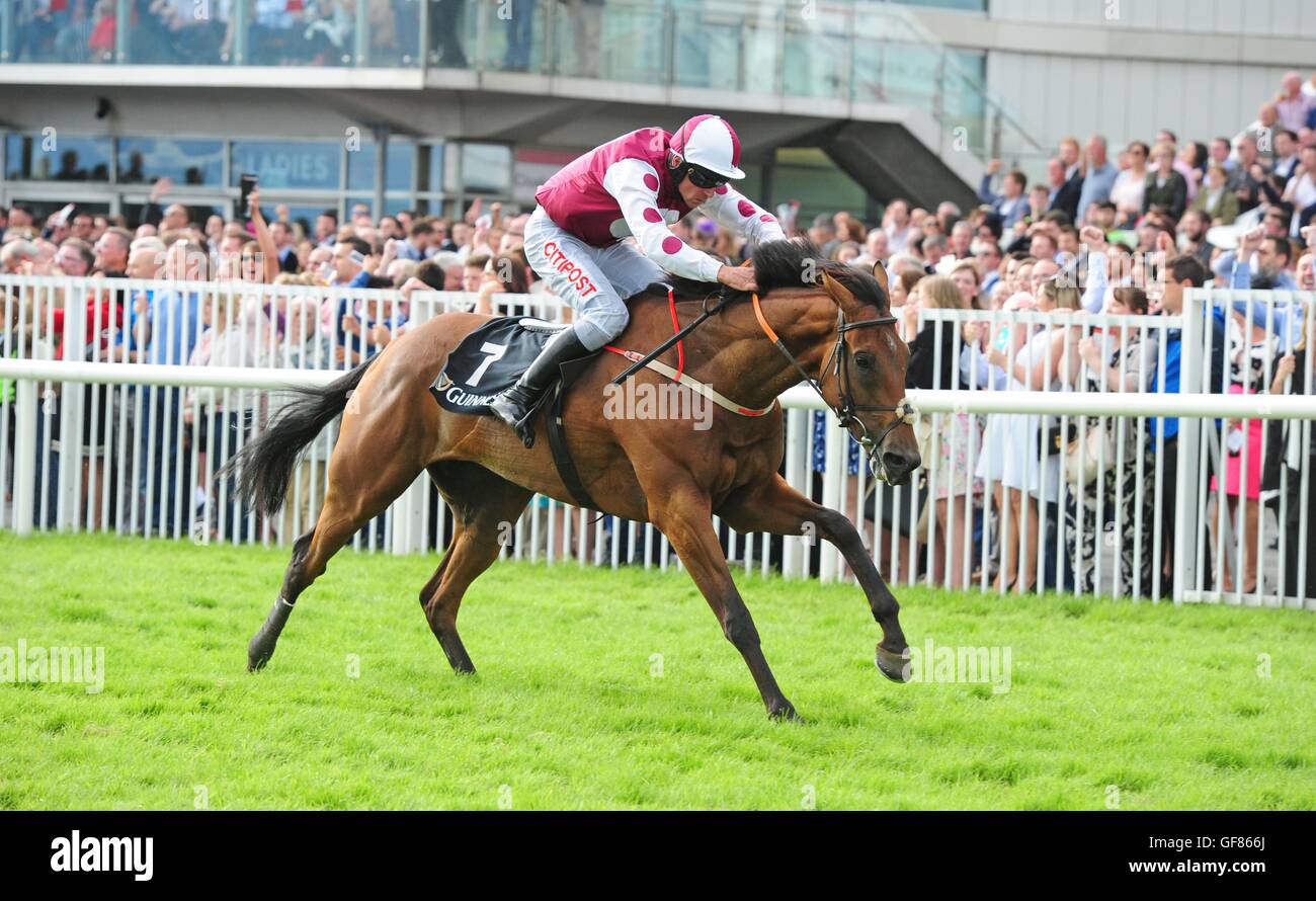 Fiddlers green festival hires stock photography and images Alamy