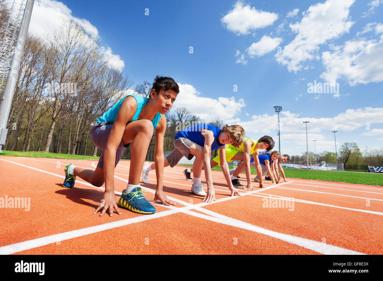 Kids start line run hi-res stock photography and images - Alamy