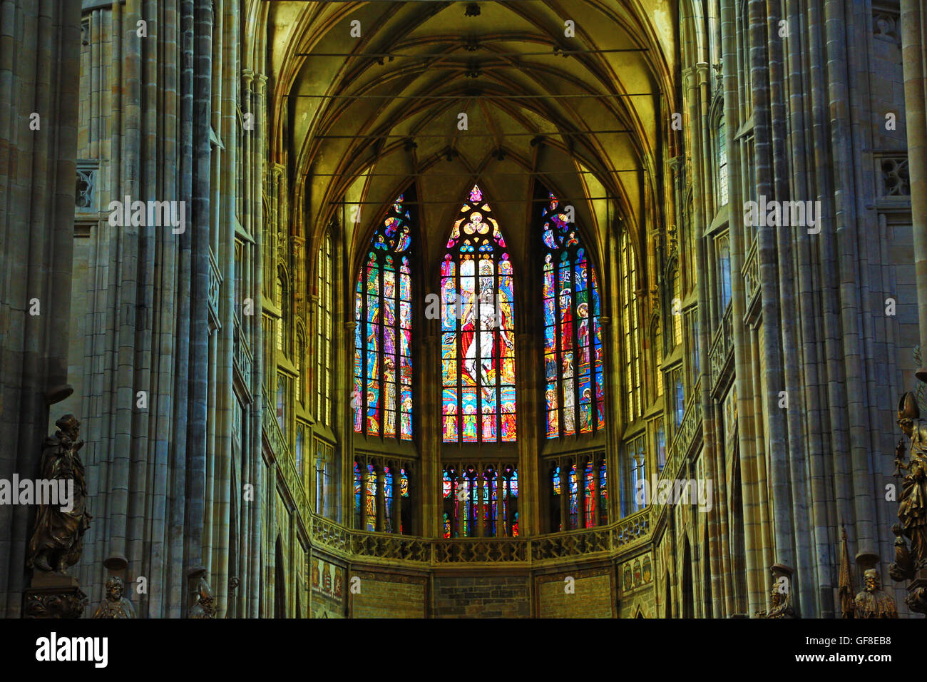 Stained glass windows and vaulted ceiling of the nave of St. Vitus Cathedral, Prague Castle Complex, Prague, Czech Republic Stock Photo