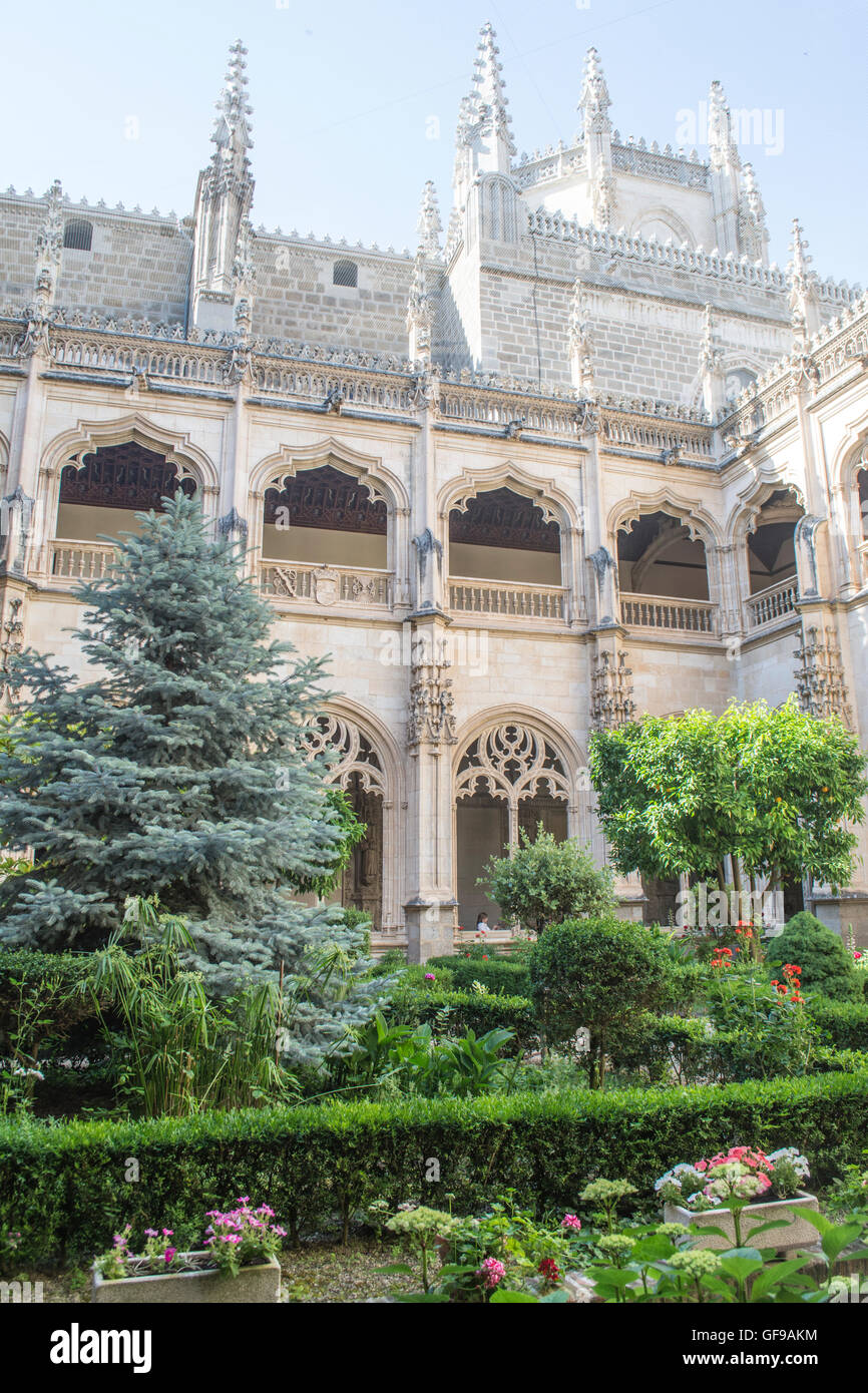 Gardens in the central cloister of the Monastery of San Juan de los Reyes in Toledo Spain Stock Photo