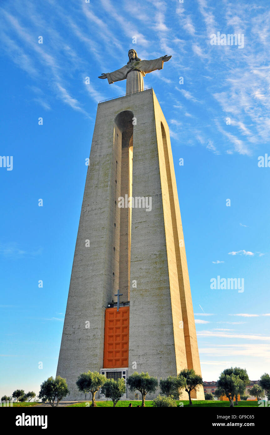 Statue of Jesus Christ in Lisbon, Portugal Stock Photo - Alamy