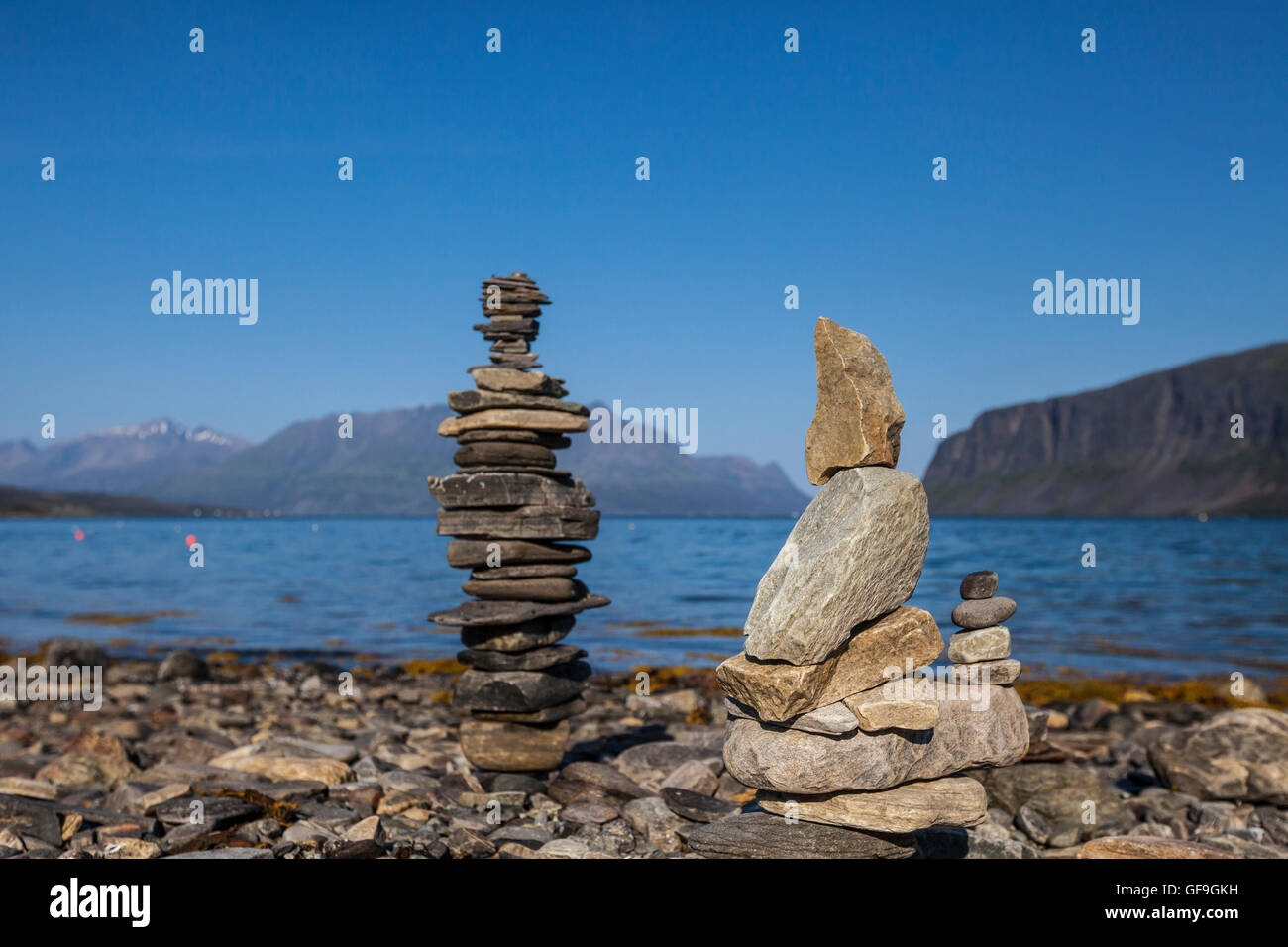 Stone towers on the beach hi-res stock photography and images - Alamy