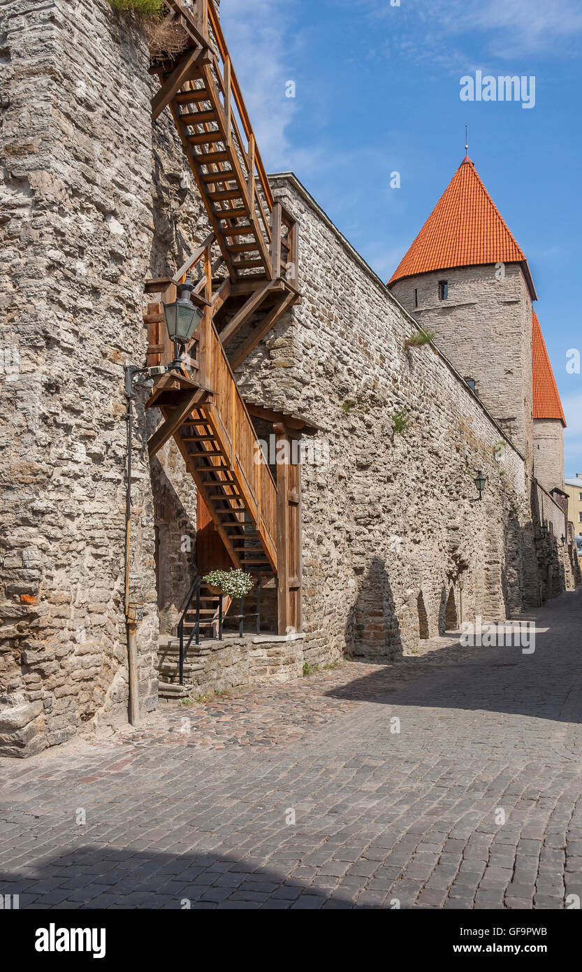 Medieval city street hi-res stock photography and images - Alamy