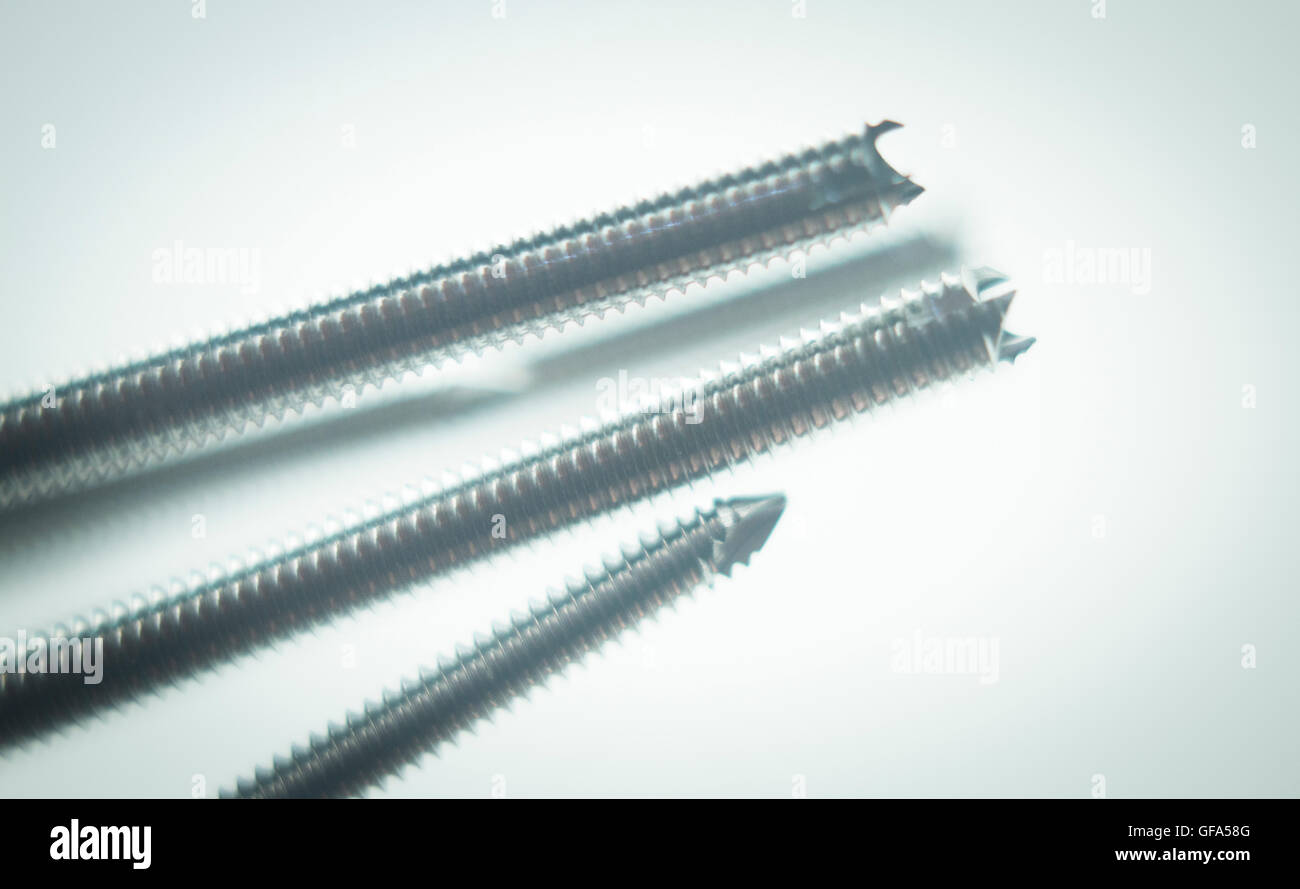 Orthopedics and Traumatology surgery plate & screws surgical titanium