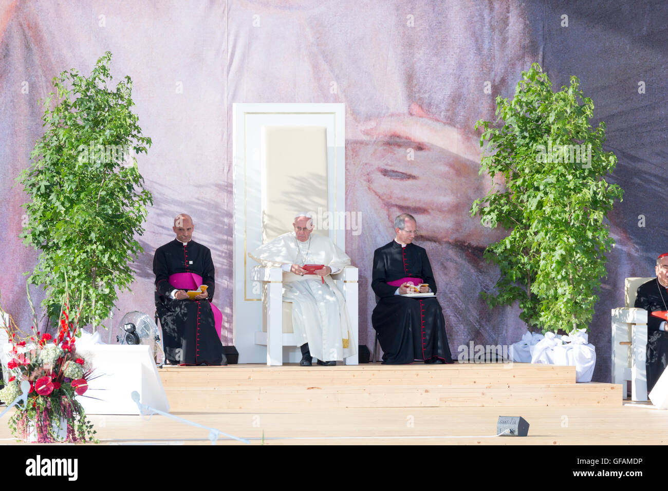 Krakow, Poland. 29th July, 2016. Via Crucis with Pope Francis at WYD 2016 in Krakow Credit:  Lorenzo Bossi/Alamy Live News Stock Photo