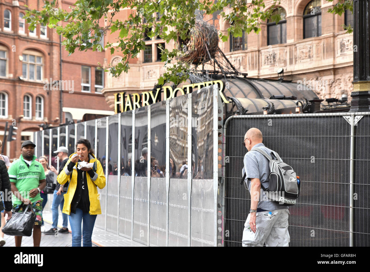 Harry potter fans characters hires stock photography and images Alamy