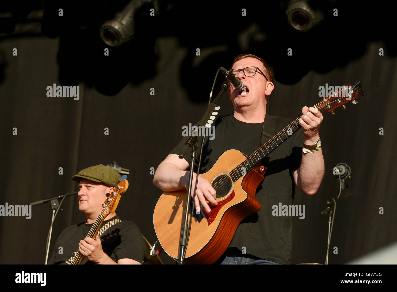 Carfest North, Bolesworth, Cheshire, UK. 30th July 2016. The Proclaimers performing on the main stage. The event is the brainchild of Chris Evans and features 3 days of cars, music and entertainment with profits being donated to the charity Children in Need. Andrew Paterson/Alamy Live News Stock Photo