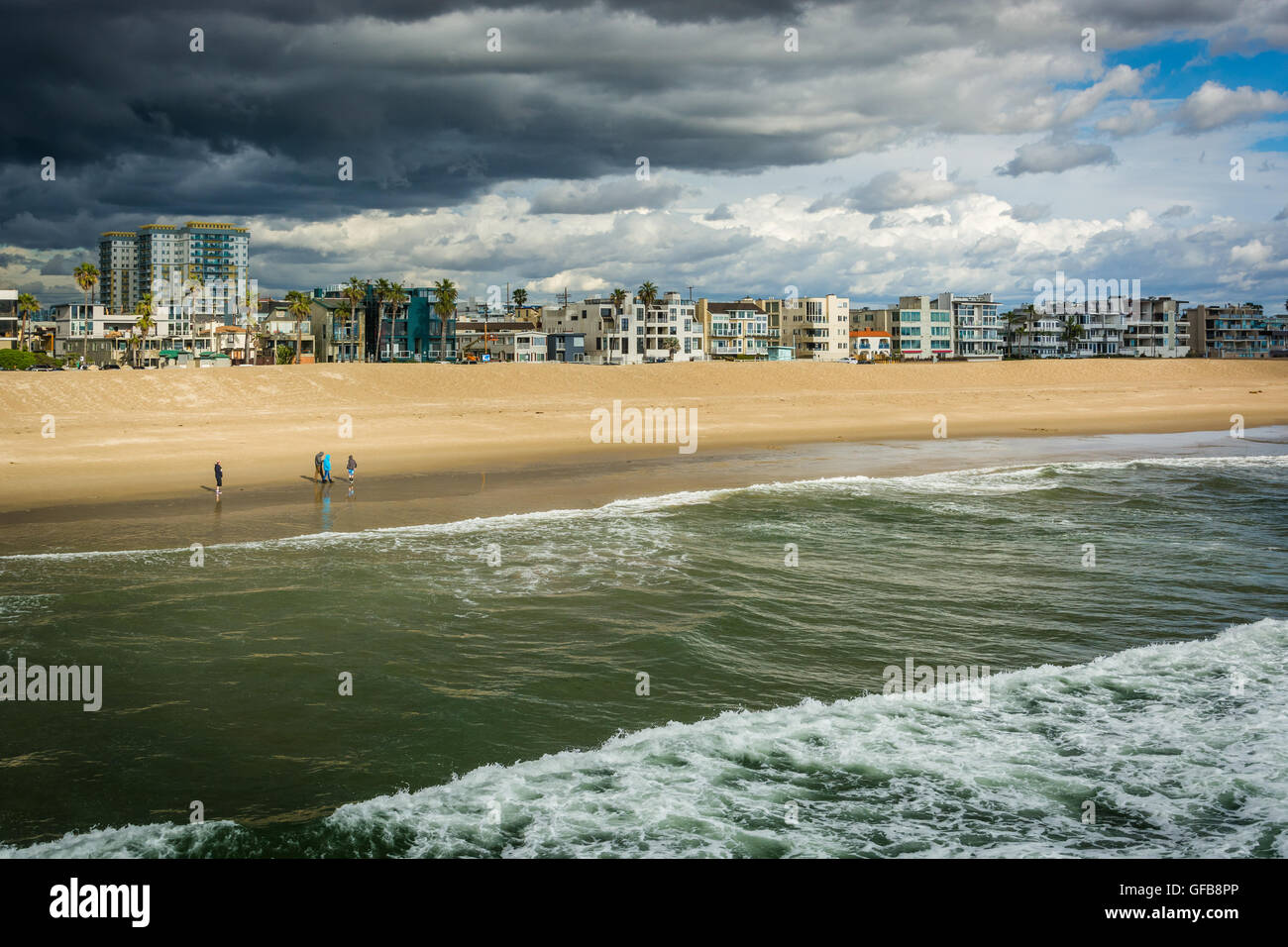 View of the Pacific Ocean and beach in Venice Beach, Los Angeles ...
