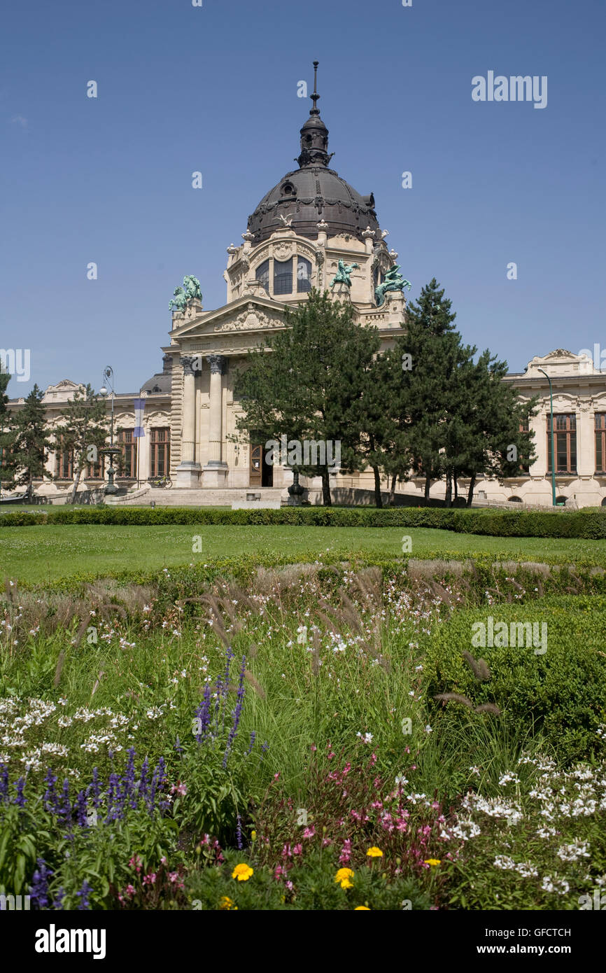 Flower beds and Szechenyi baths in City park Stock Photo