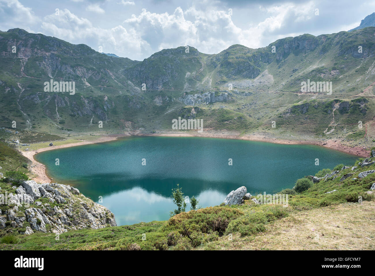 Views of Lago de la Cueva (Lake of the Cave) in Saliencia Valley