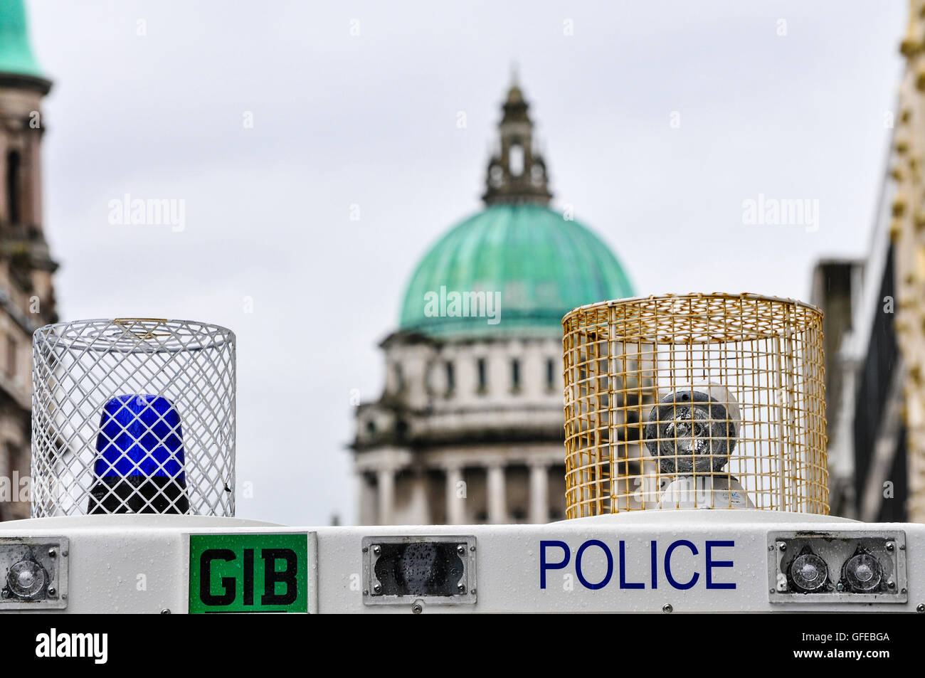 Belfast, Northern Ireland. 10 Aug 2014 - Police use armoured Landrovers to close off tbe main street in Belfast outside City Hal Stock Photo