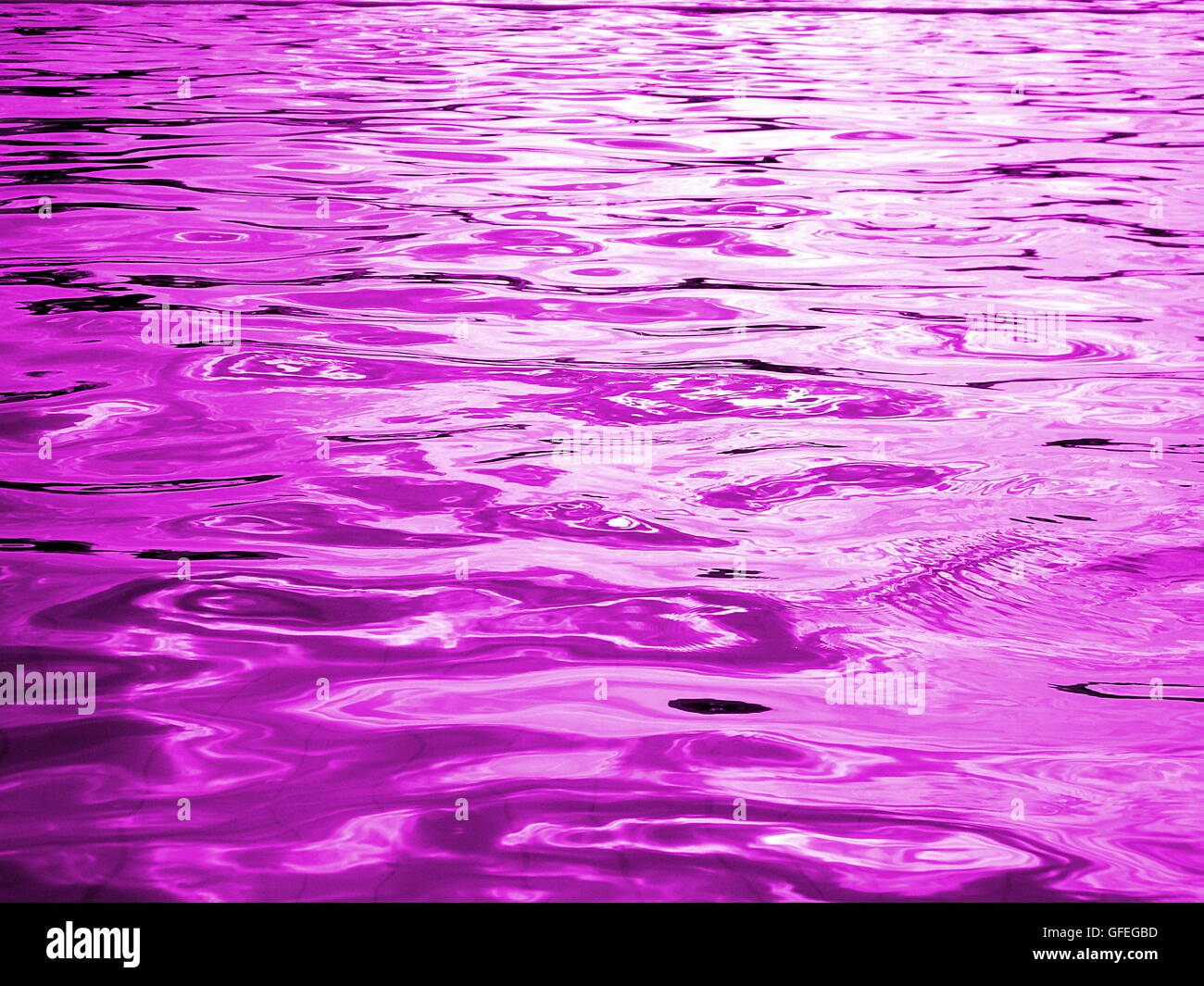 Фиолетовая вода почему. Фиолетовая вода. Пурпурная вода. Текстура фиолетовой воды. Фиолетовый вода море.