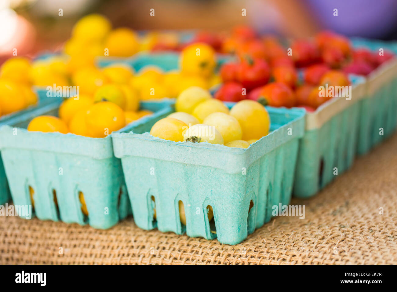 Fresh organic produce at the local farmers market Stock Photo - Alamy
