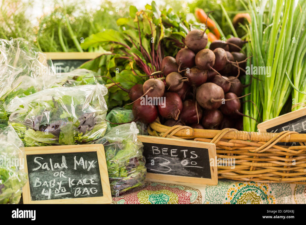 Fresh organic produce at the local farmers market Stock Photo - Alamy