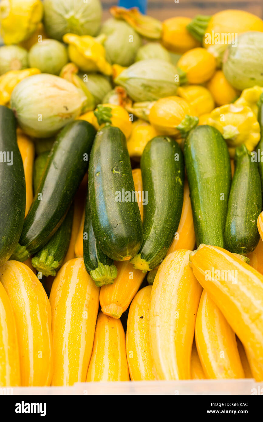 Fresh organic produce at the local farmers market Stock Photo - Alamy