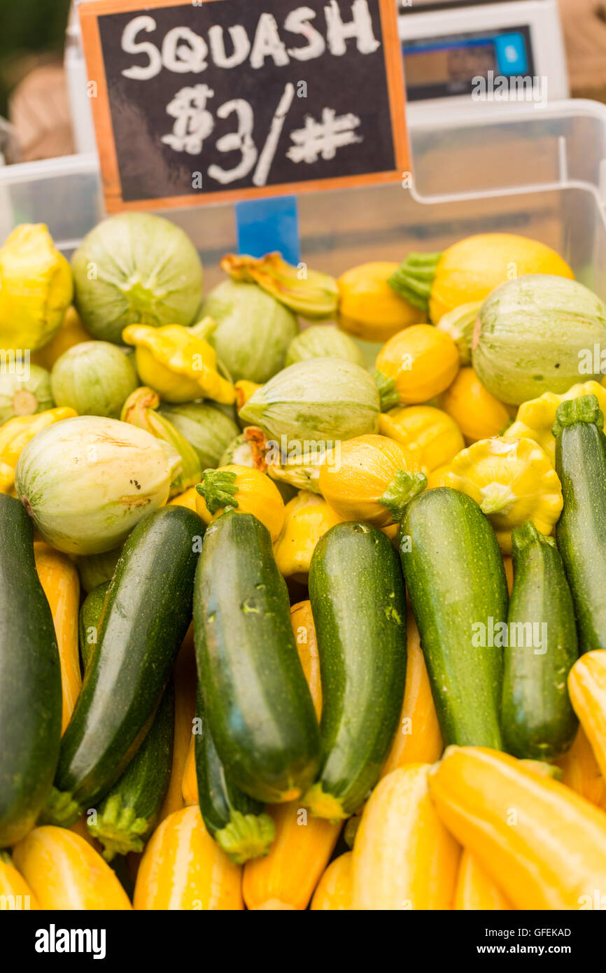 Fresh organic produce at the local farmers market Stock Photo - Alamy