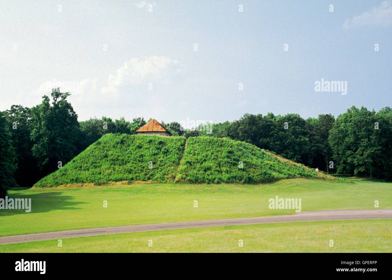 American Indian Mississippi Culture prehistoric site known as Moundville in Mound State Indian Monument, Tuscaloosa, Alabama USA Stock Photo