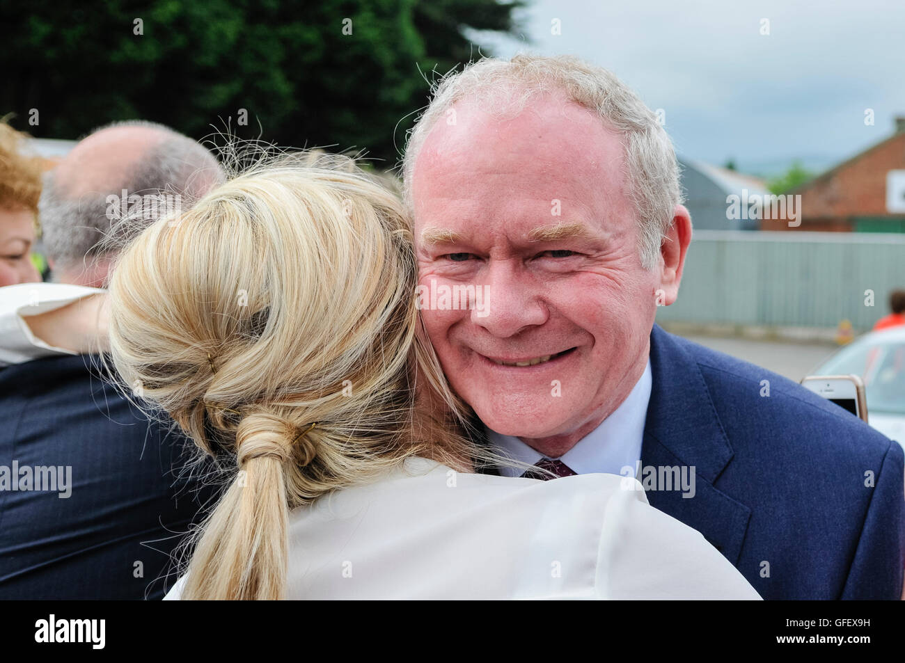 Belfast, Northern Ireland. 26 May 2014 -  Deputy First Minister Martin McGuinness smiles as he hugs colleague Michelle O'Neill Stock Photo