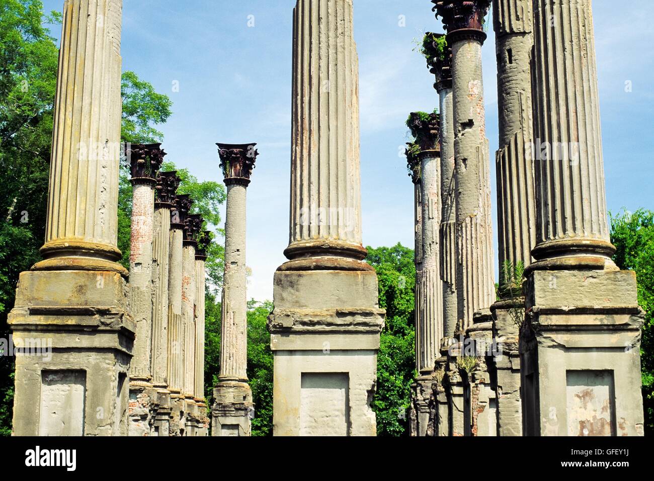 Ruins of the Windsor mansion plantation house near Port Gibson, Alcorn and the Natchez Trail. Mississippi, USA Stock Photo