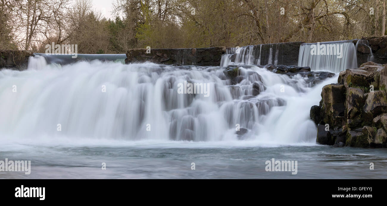 Scotts mills falls hires stock photography and images Alamy