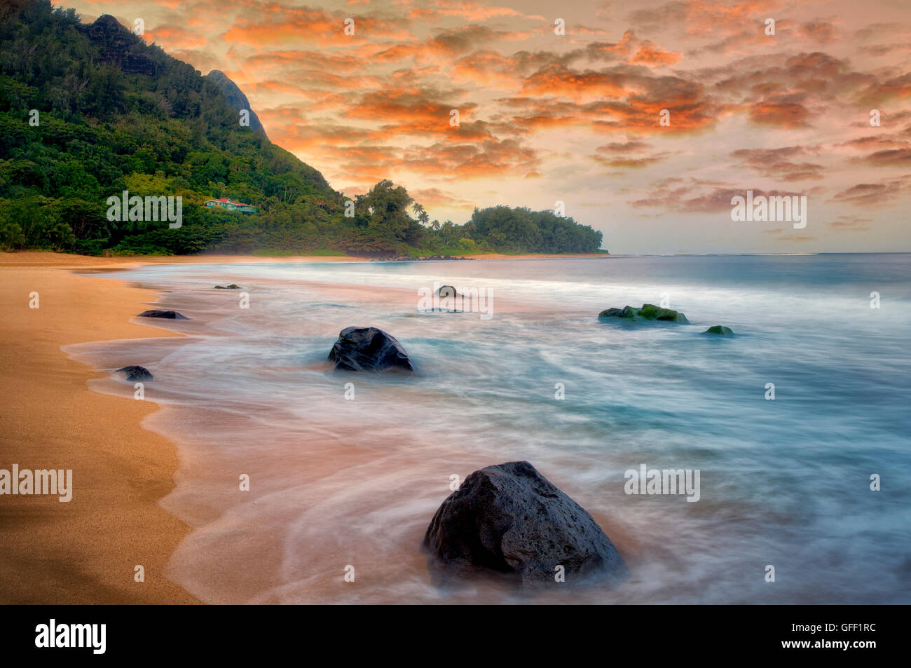 Tunnels Beach and Bali Hai at low tide. Kauai, Hawaii Stock Photo