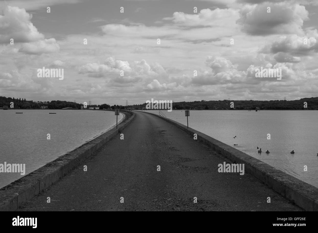 A path between site A & site B of Farmoor Reservoir. Stock Photo