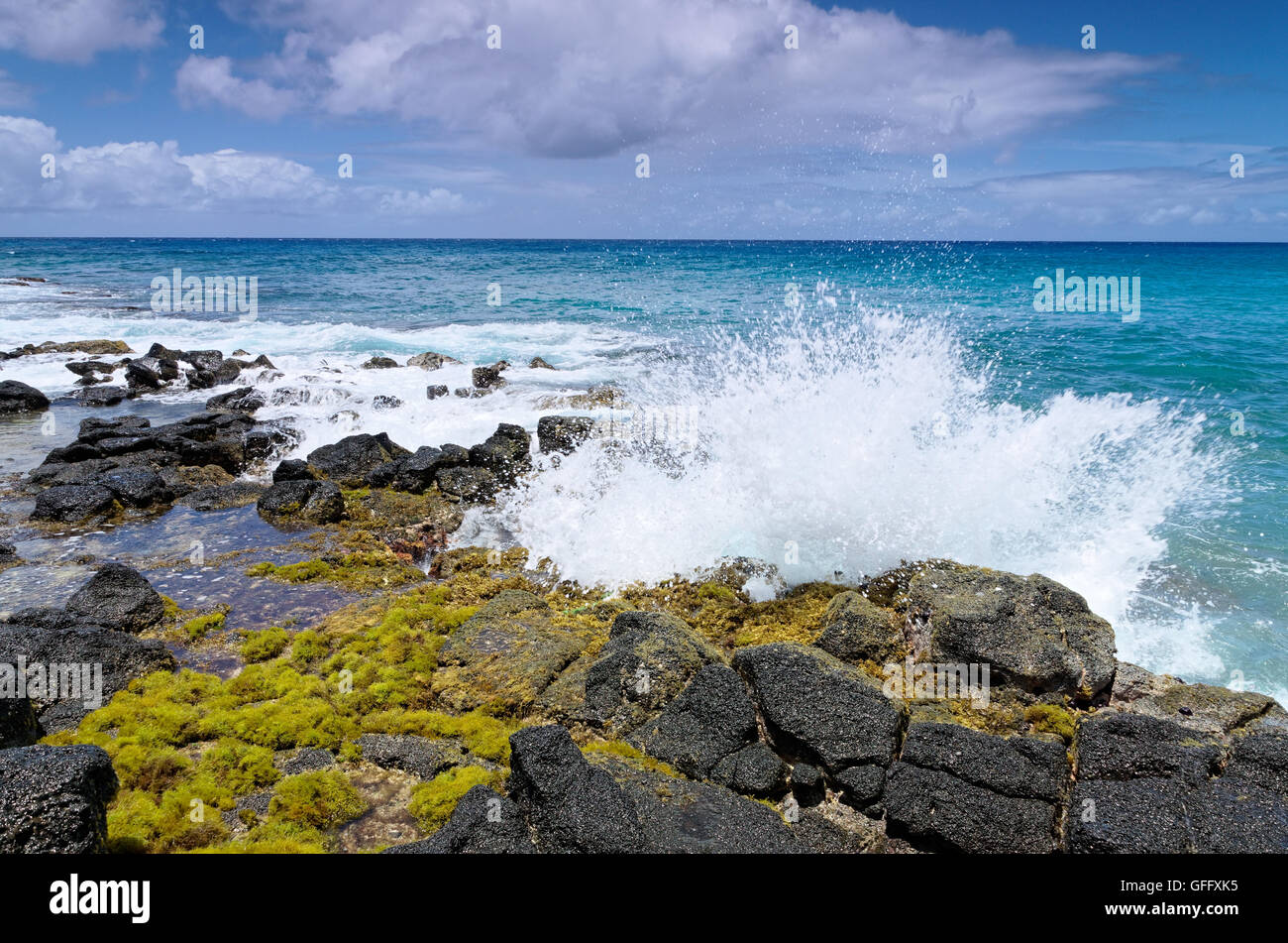 Ocean wave crashing hi-res stock photography and images - Alamy