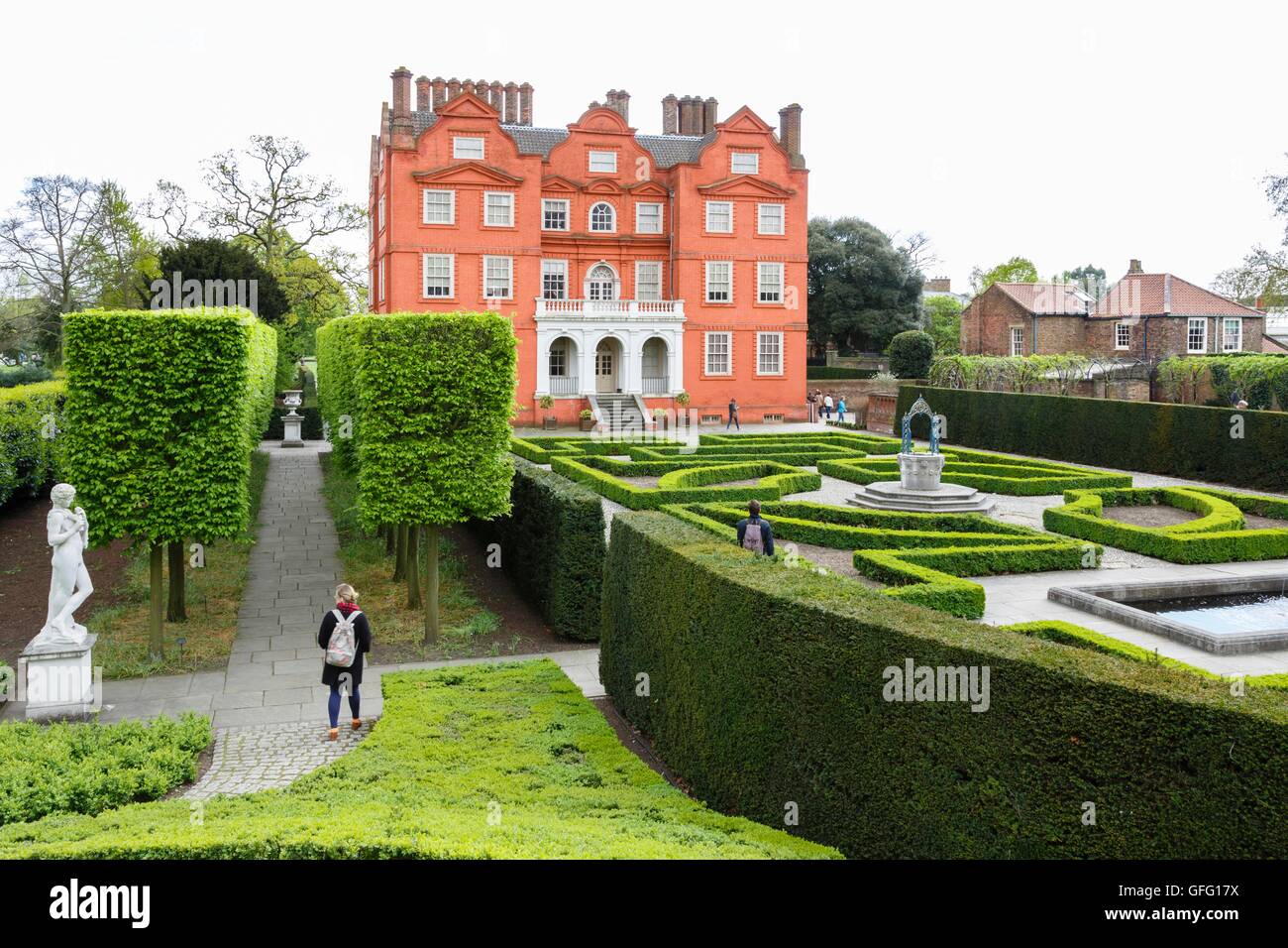 Kew Palace and Queens Garden at Kew Botanic Gardens, London, UK Stock Photo