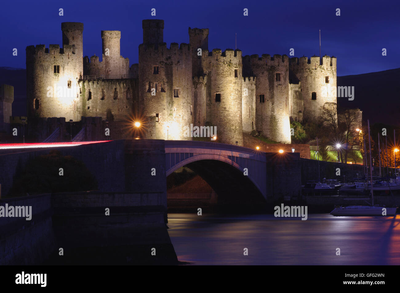 conwy-castle-night-hi-res-stock-photography-and-images-alamy