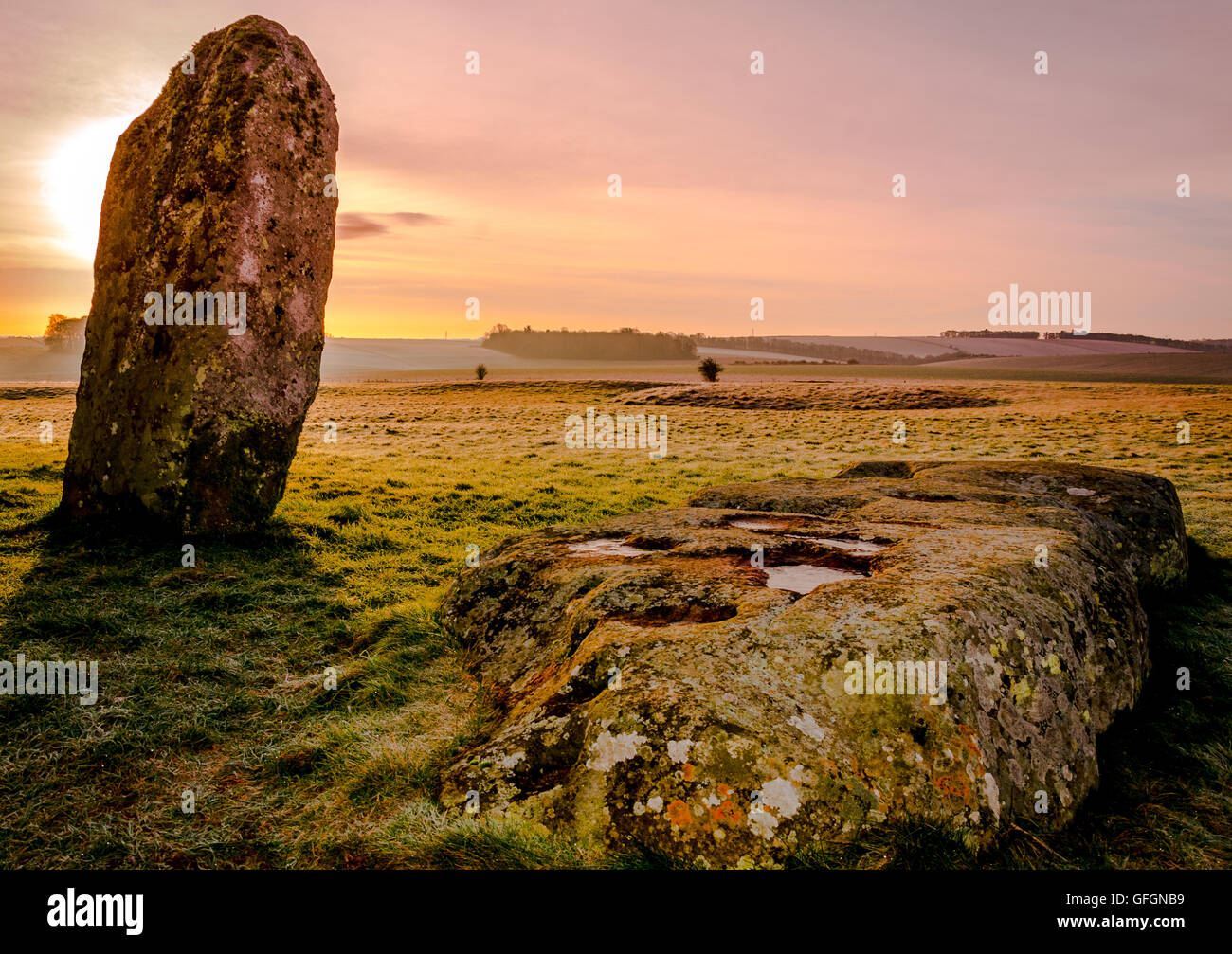 Stonehenge winter solstice sun hi-res stock photography and images - Alamy