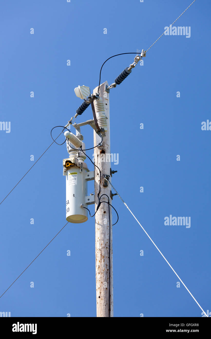 Pole mounted transformer hires stock photography and images Alamy