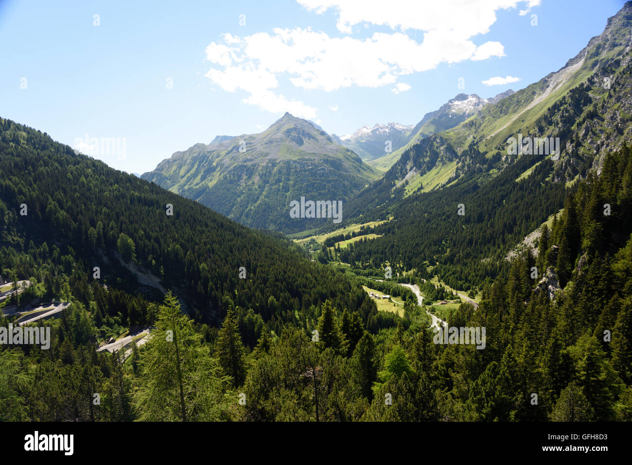 Switzerland mountains and valleys hi-res stock photography and images ...