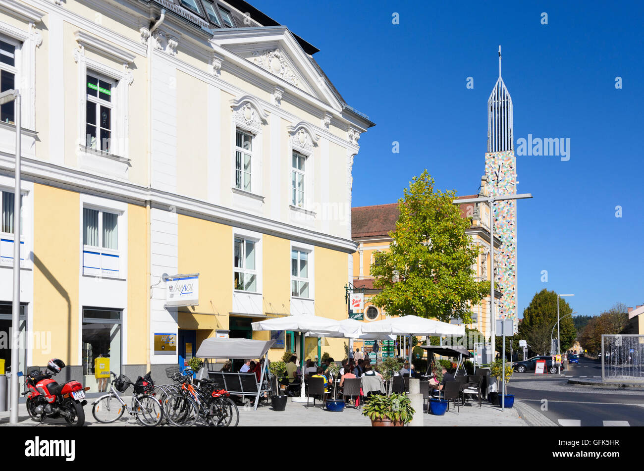 Feldbach: Main square and church Hl . Leonhard, Austria, Steiermark, Styria, Steirisches Thermenland - Oststeiermark Stock Photo