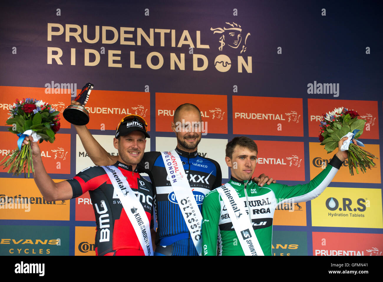 London, UK. 31st July, 2016. Tom Boonen (Belgium) wins the Prudential Ride London 2016 - Men’s Classic with Team Sky, Team GB, Chris Froome ant Tom Boonen, London UK - 31st July 2016 Credit: Alberto Pezzali/Alamy Live News Stock Photo