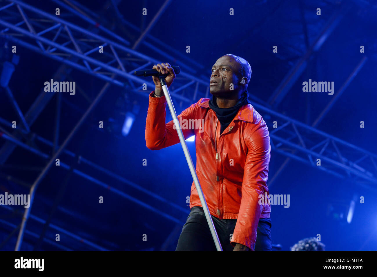 Carfest North, Bolesworth, Cheshire, UK. 31st July 2016. Seal performing on the main stage. The event is the brainchild of Chris Evans and features 3 days of cars, music and entertainment with profits being donated to the charity Children in Need. Andrew Paterson/Alamy Live News Stock Photo