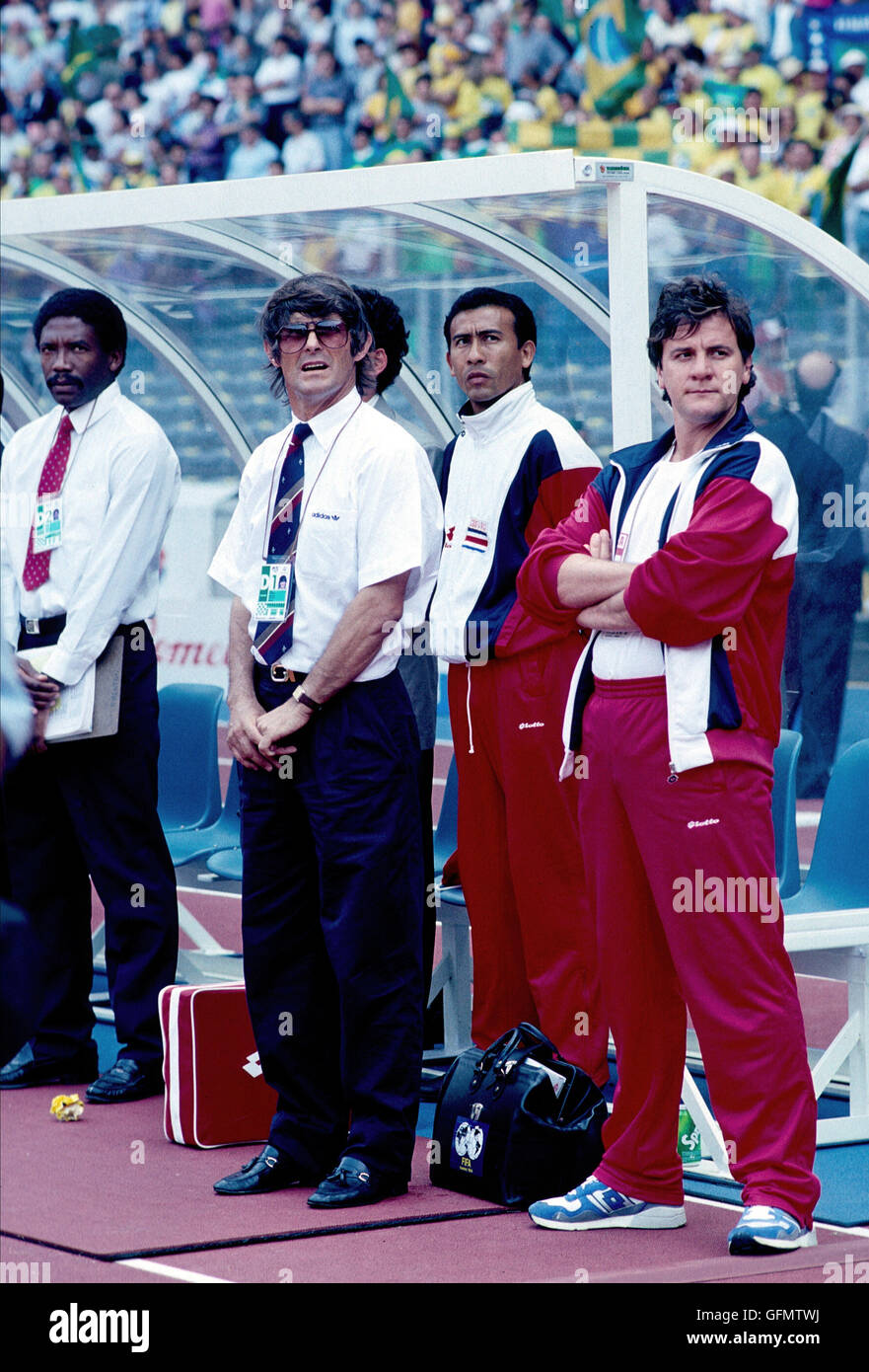 Bora Milutinovic (CRC), JUNE 16, 1990 - Football / Soccer : Costa Rica head coach Velibor 'Bora' Milutinovic (2nd L) during the 1990 FIFA World Cup Italy Group C match between Brazil 1-0 Costa Rica at Stadio delle Alpi in Turin, Italy. (Photo by Juha Tamminen/AFLO) (Minumum pricing : EUR100 per picture) Stock Photo