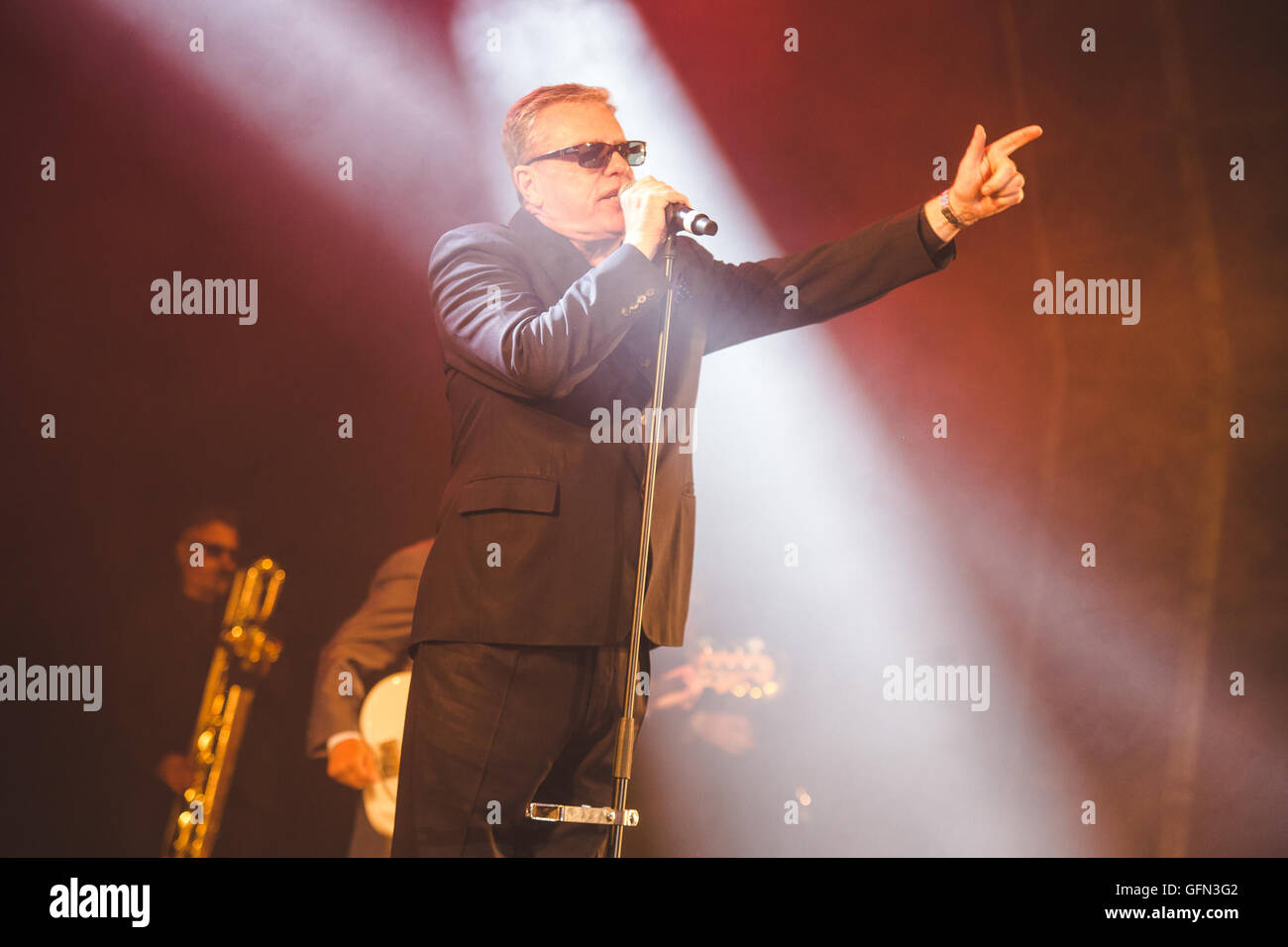 Page 10 - Madness Band High Resolution Stock Photography and Images - Alamy