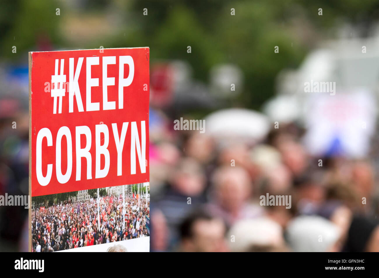 Liverpool, Merseyside, UK. 1st August 2016. Jeremy Corbyn addresses rally.  A tired looking Jeremy Corbyn attends a party rally in the Labour heartland of Liverpool, Merseyside.  Only a thousand or so Corbyn supporters sprouting torn cardboard slogans showed up on the steps outside St' Georges Hall.  Behind the miltant banners and aroma of marijuana was a broken down political machine.  If these hardcore voters were expecting a statesman to appear, they were sadly disappointed. Credit:  Cernan Elias/Alamy Live News Stock Photo