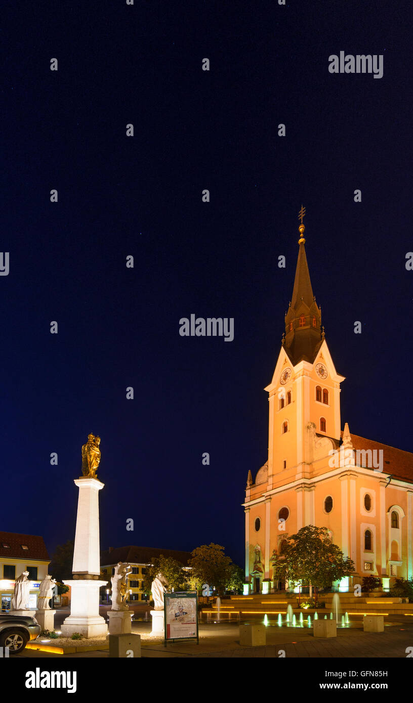 Gleisdorf: Main square with Marian column and church hl . Lauerentius, Austria, Steiermark, Styria, Steirisches Thermenland - Os Stock Photo
