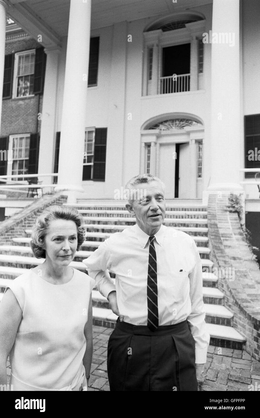 LeRoy Collins and Mary Call Collins at the Grove Plantation in Tallahassee, Florida Stock Photo