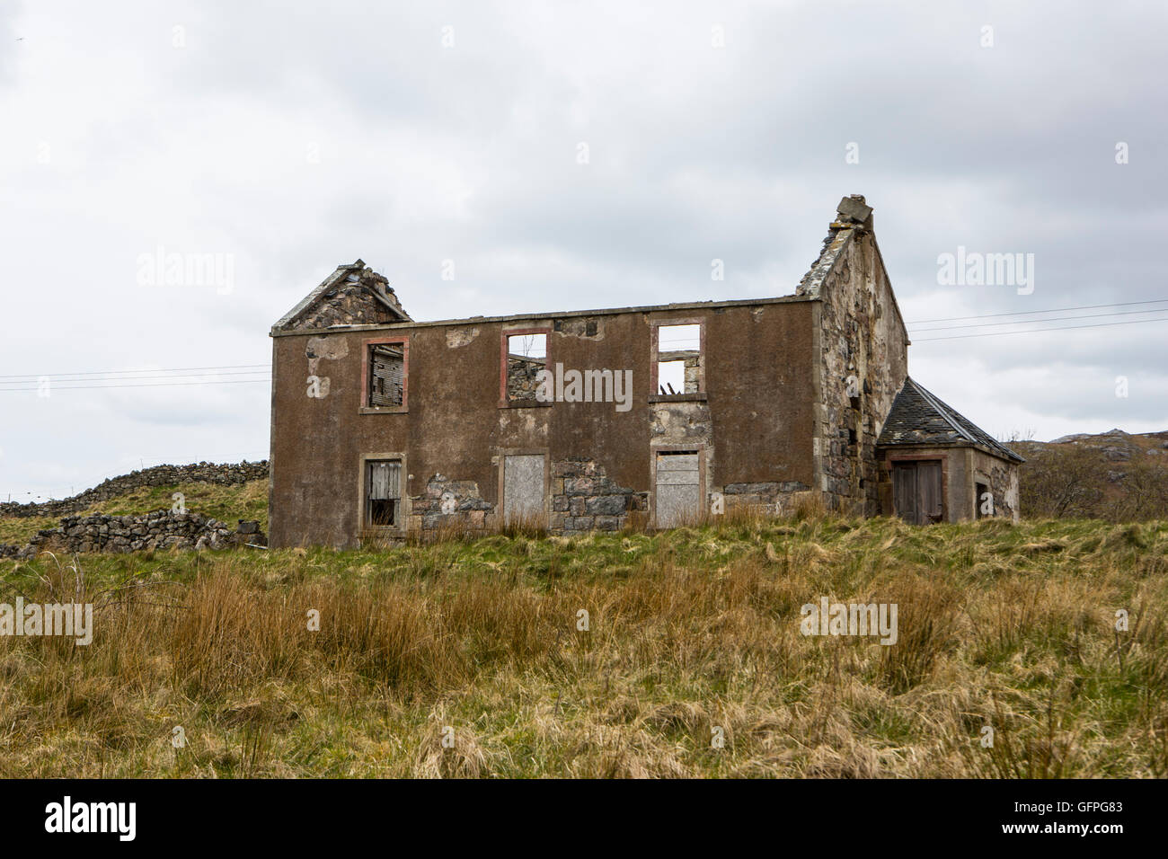A derelict house in the Northern Highlands of Scotland Stock Photo Alamy