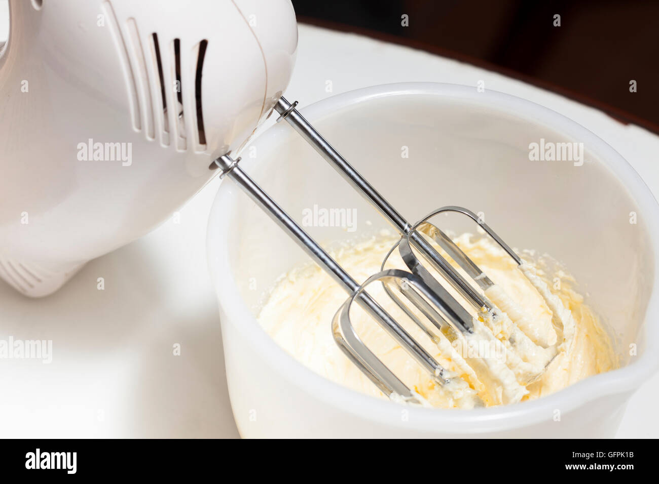 Hand mixer and bowl Stock Photo Alamy