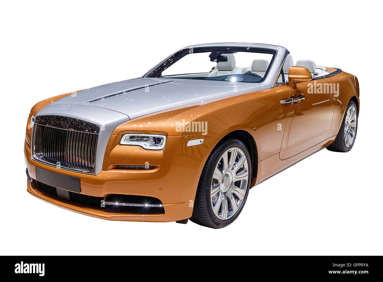 Cận cảnh chiếc xe mui trần RollsRoyce Dawn của 2 quý bà tham dự Gumball  3000 2018  Tin tức  TimXeNet
