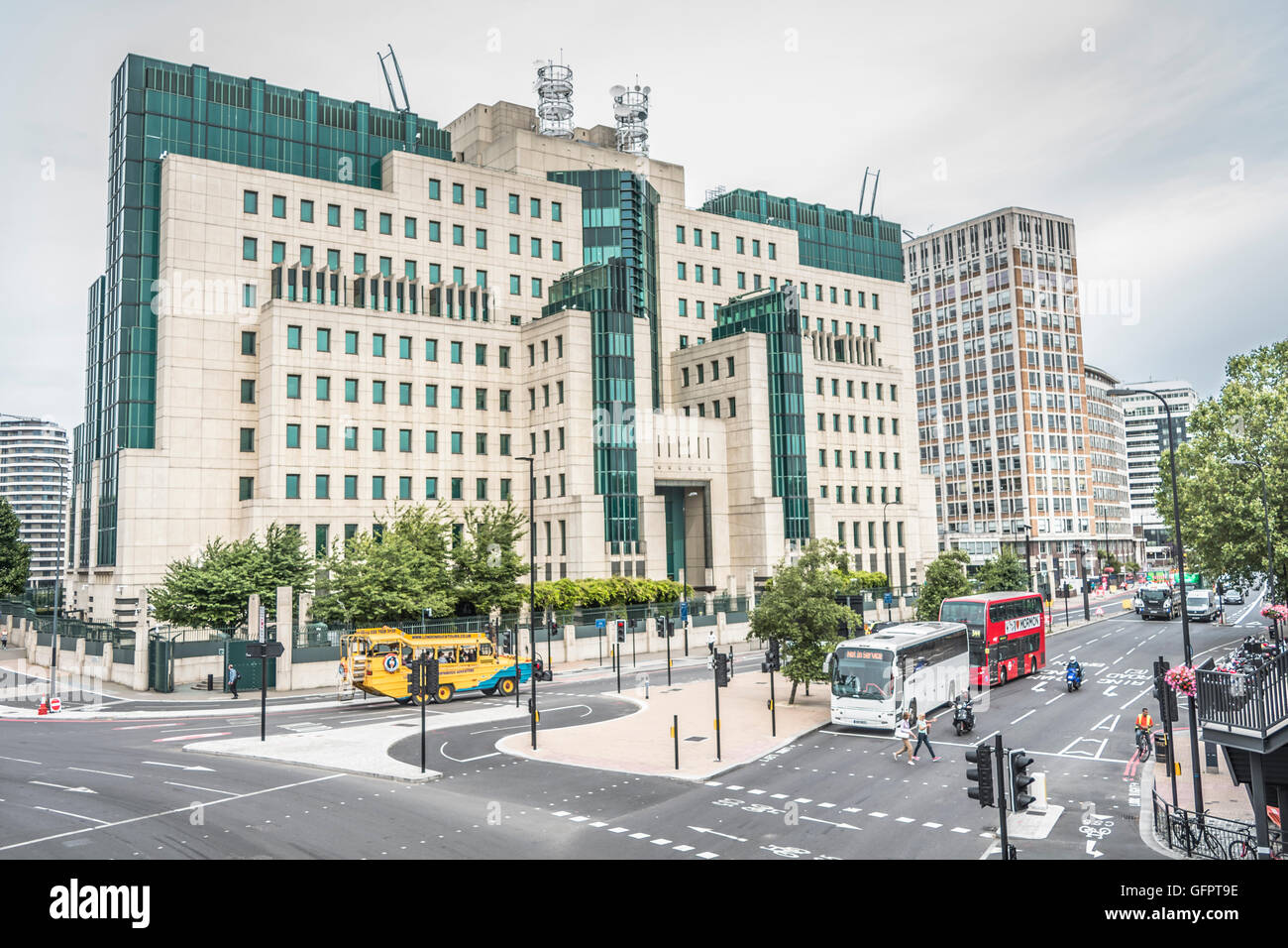 Mi6 HQ Building at Vauxhall Cross, London, UK Stock Photo