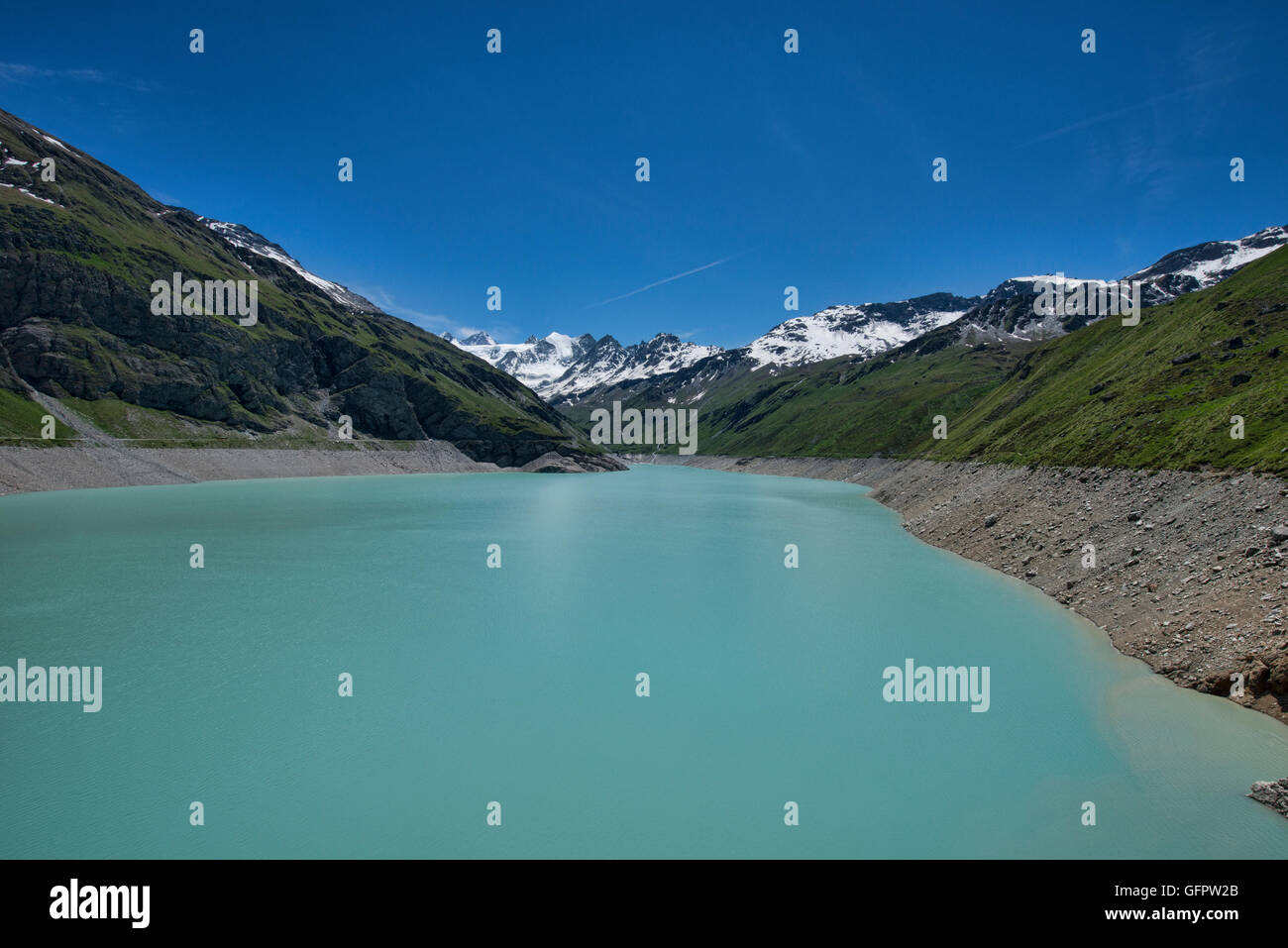 The turquoise Barrage de Moiry along the Haute Route, Val d'Anniviers, Switzerland Stock Photo