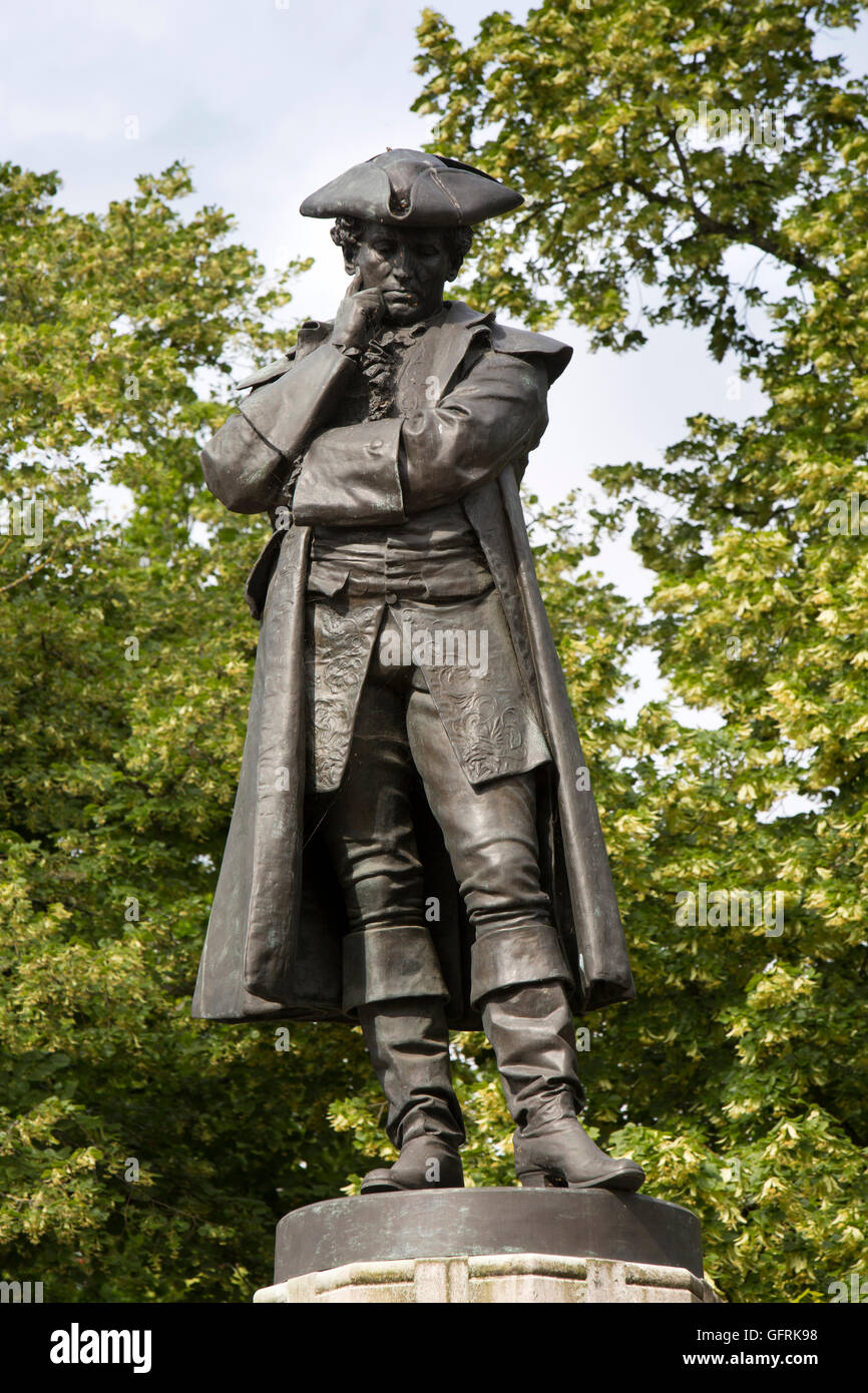 UK, England, Bedfordshire, Bedford, Market Square, statue of prison reformer, John Howard in travelling clothes Stock Photo